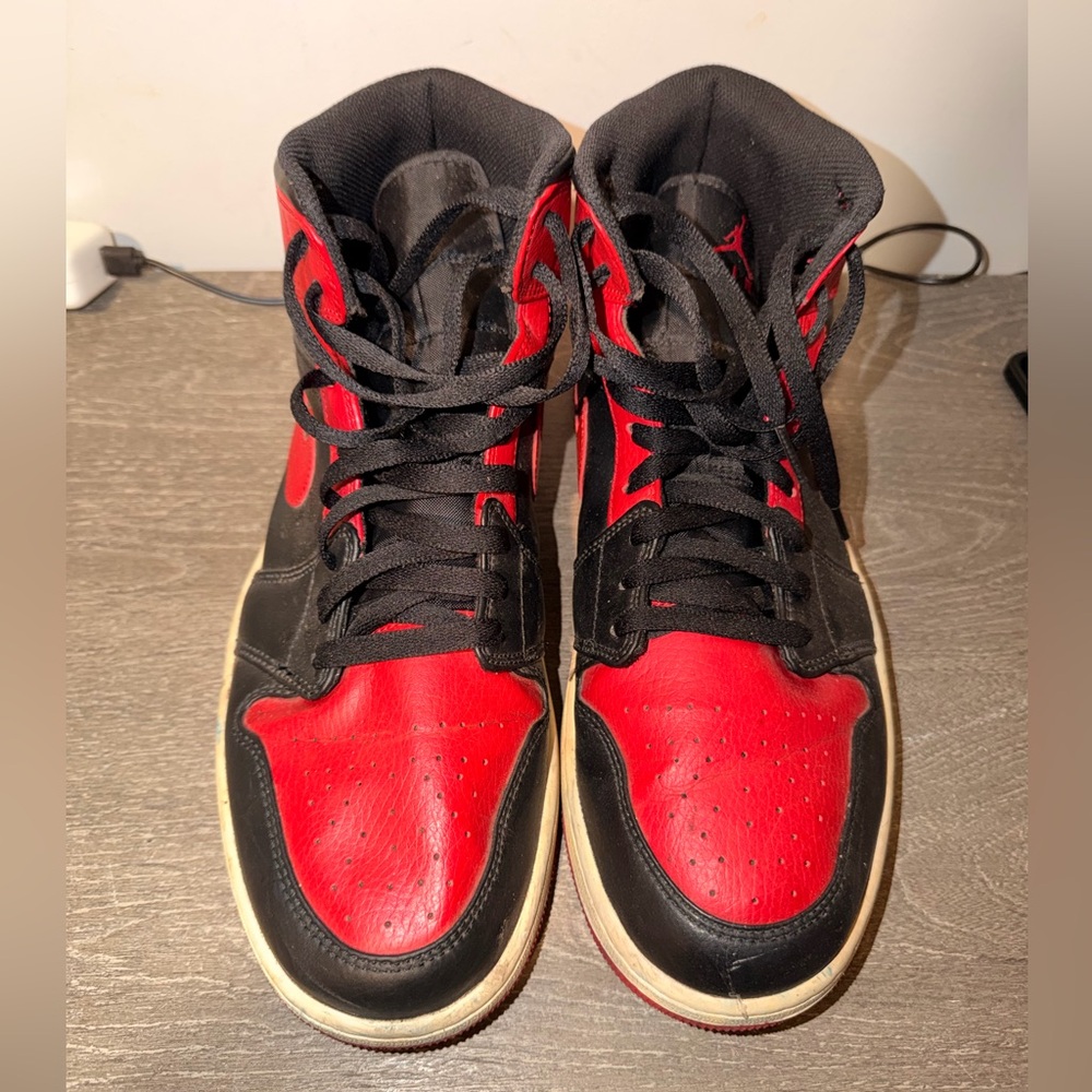 Nike Air Jordan 1 Mid 'Banned' sneakers